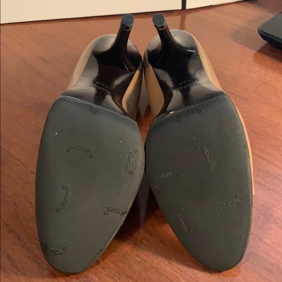 Authentic Gucci Peep Toe Pumps - Picture 7 of 8